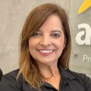 Foto da Diretora Executiva Camila Paulos